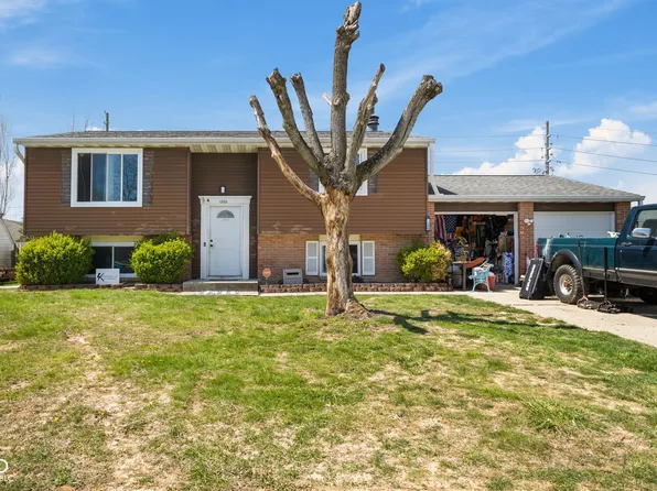 1206 Rosengarten Dr, Greenwood, IN 46142