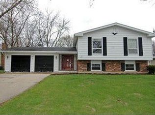 795 Darlington Ln, Crystal Lake, IL 60014