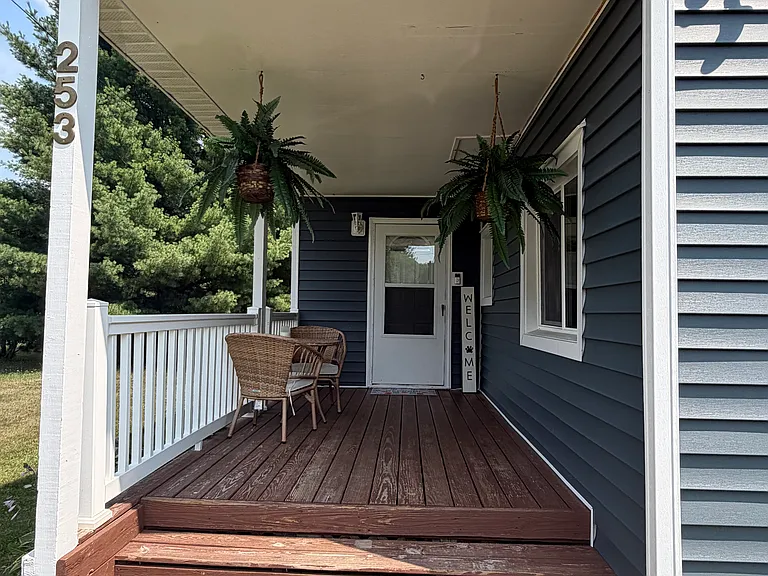 253 Bendon Rd — Photo 1
