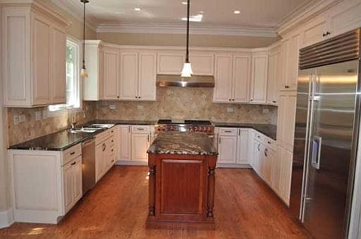 3rd image of 138 Woodstock Ave