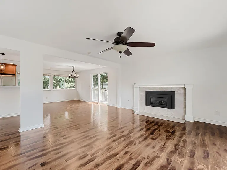 4437 NE 23rd Ct — Photo 3
