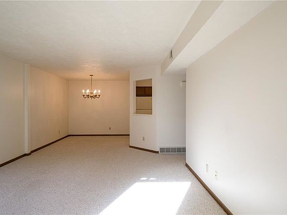 5th image of 61155 Greenwood Dr #1