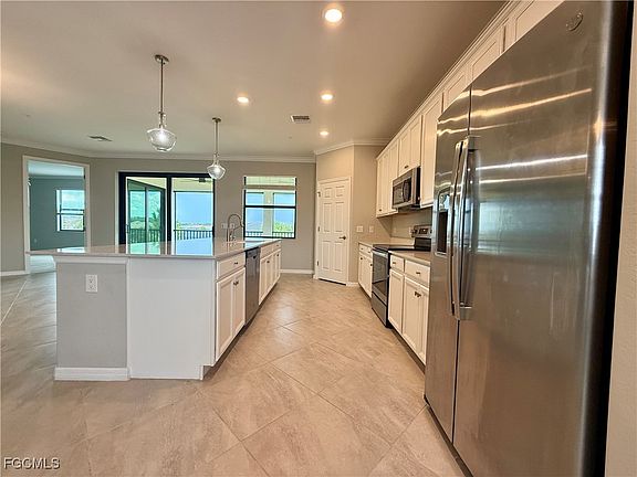 4th image of 12048 Hawthorn Lake Dr #202