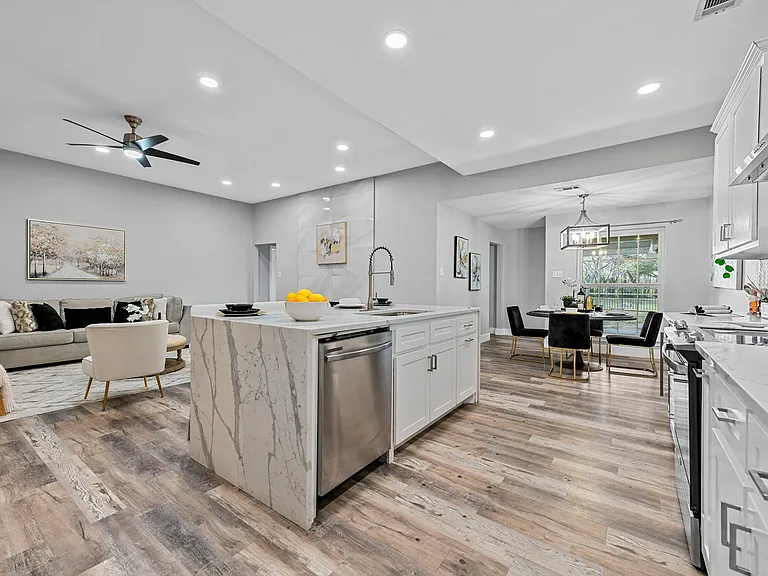 303 Riva Rdg — Photo 9