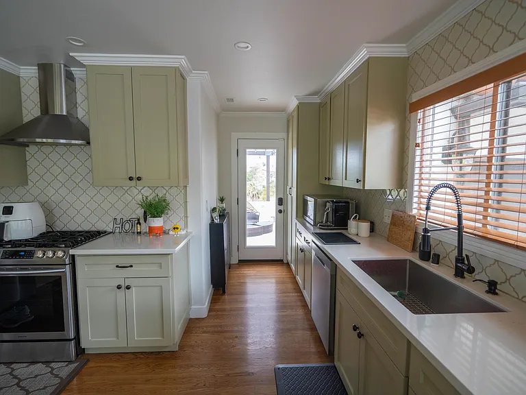 5004 Waring Rd — Photo 8