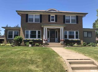 2102 24th St, Rock Island, IL 61201