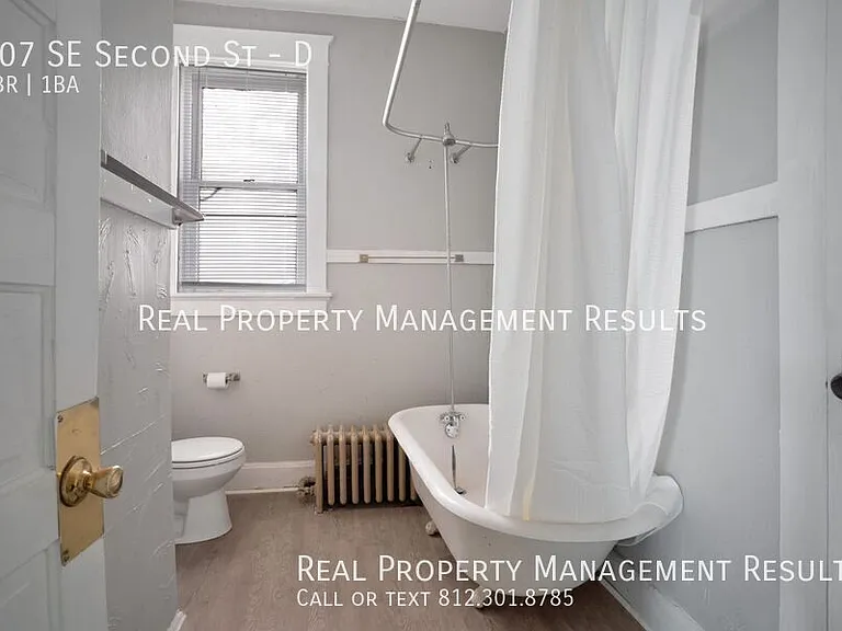 307 SE 2nd St #D — Photo 11