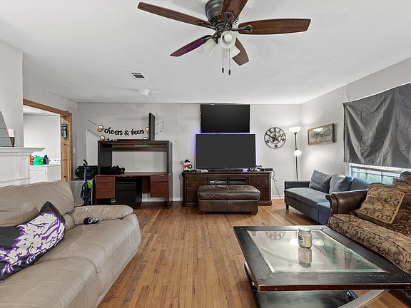 4th image of 4016 Acacia St