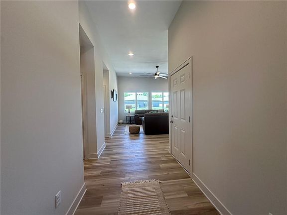 4th image of 412 Ash St