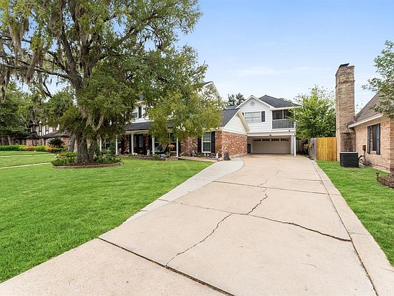 4th image of 3810 Pecan Valley Dr