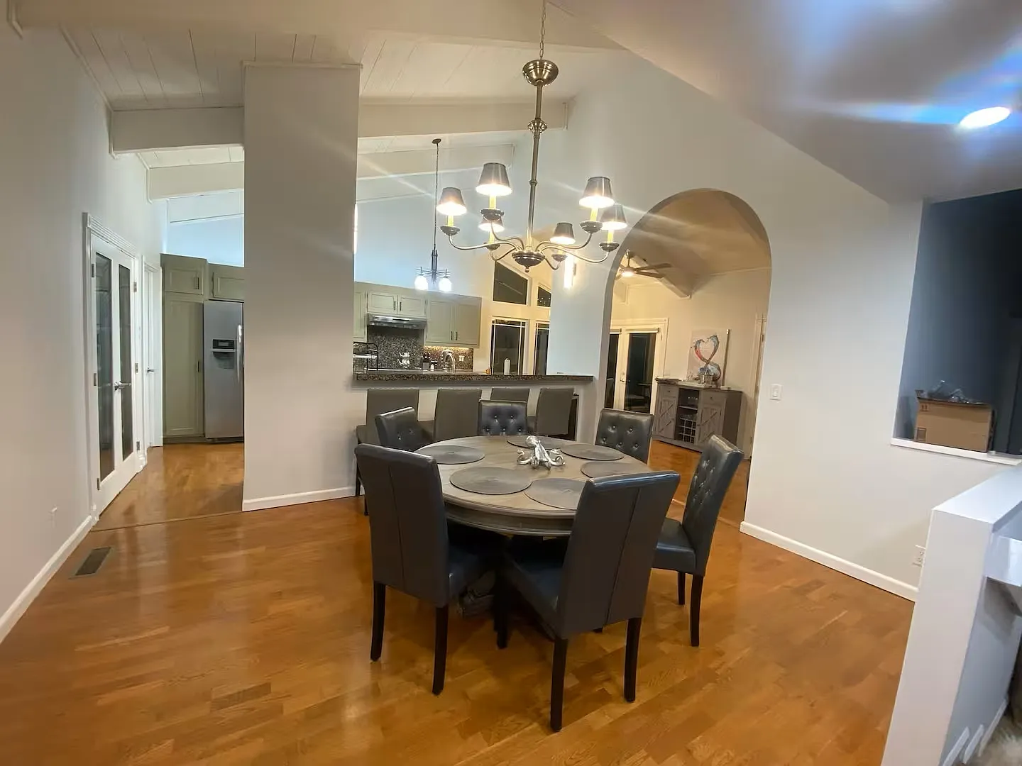 4 bed, 3000 sqft, $7,100 — Photo 3