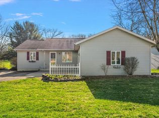 272 Fairway Ct, Plainwell, MI
