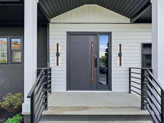 4th image of 275 Longview Rd