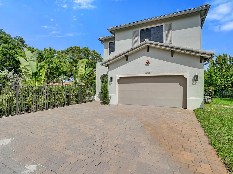 13145 Addilyn Ct — Photo 3