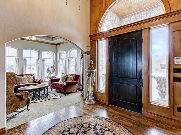 3rd image of 10700 San Lorenzo Dr