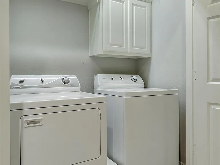 1302 W Park At Shady Villa — Photo 15