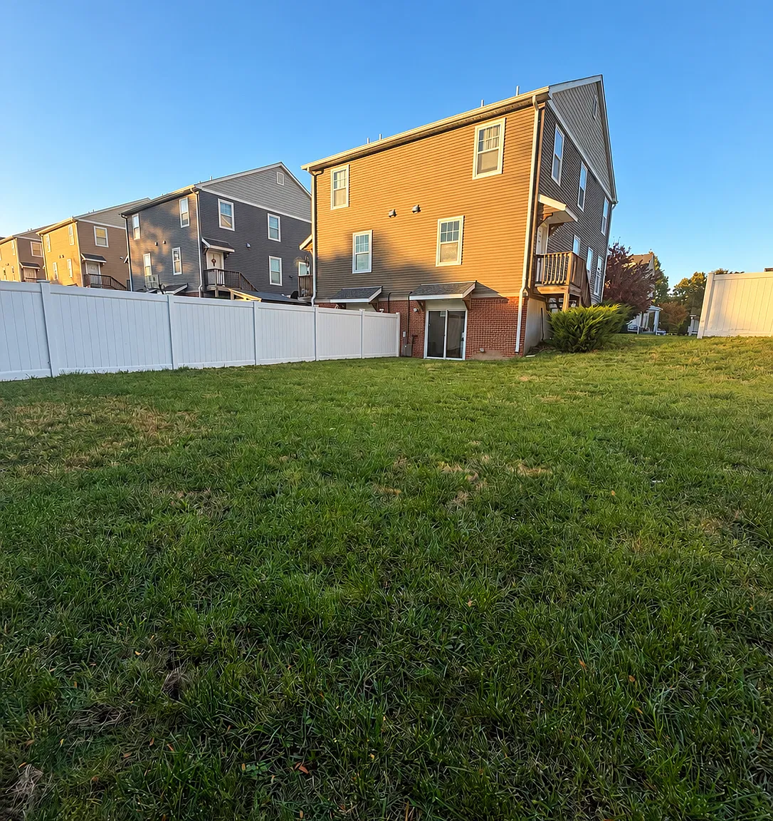 3 bed, 2.5 bath, 1700 sqft, $3,400 — Photo 4