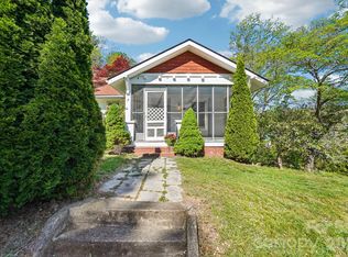 7 Oteen Park Pl, Asheville, NC 28805