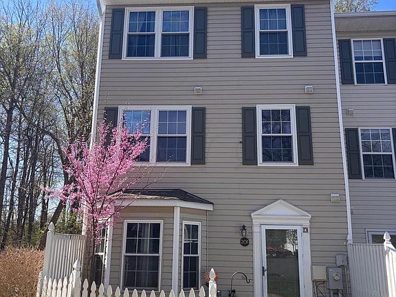 3rd image of 20 Ironstone Ct APT F