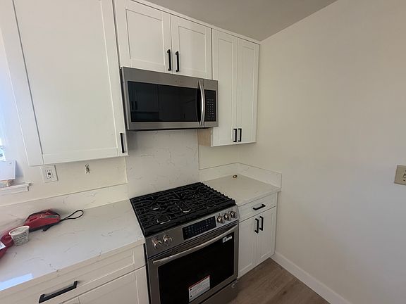 5th image of 1550 Fremont Ave