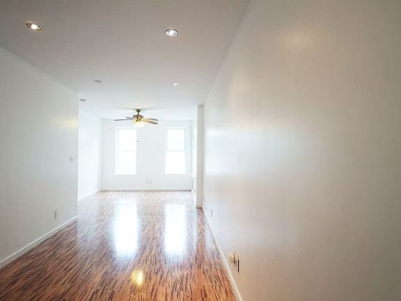 3rd image of 33 Garnet St #2F