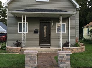 667 Chester Ave, Elgin, IL 60120