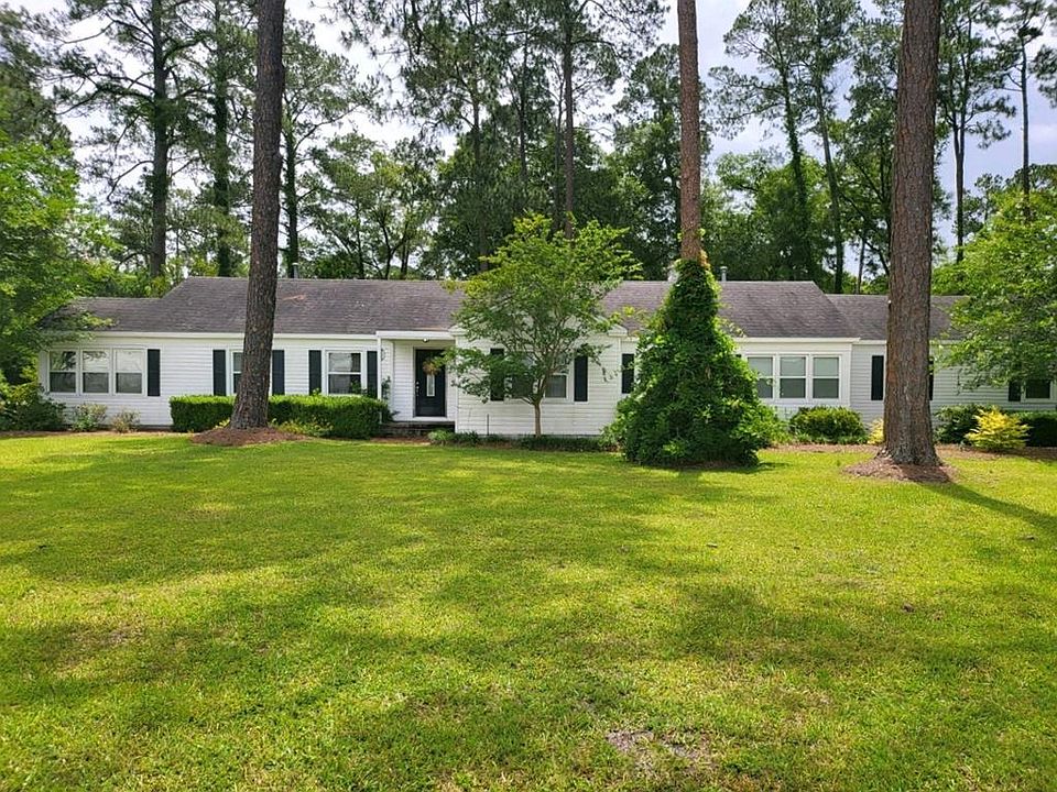 1st image of 1102 S Dogwood Dr