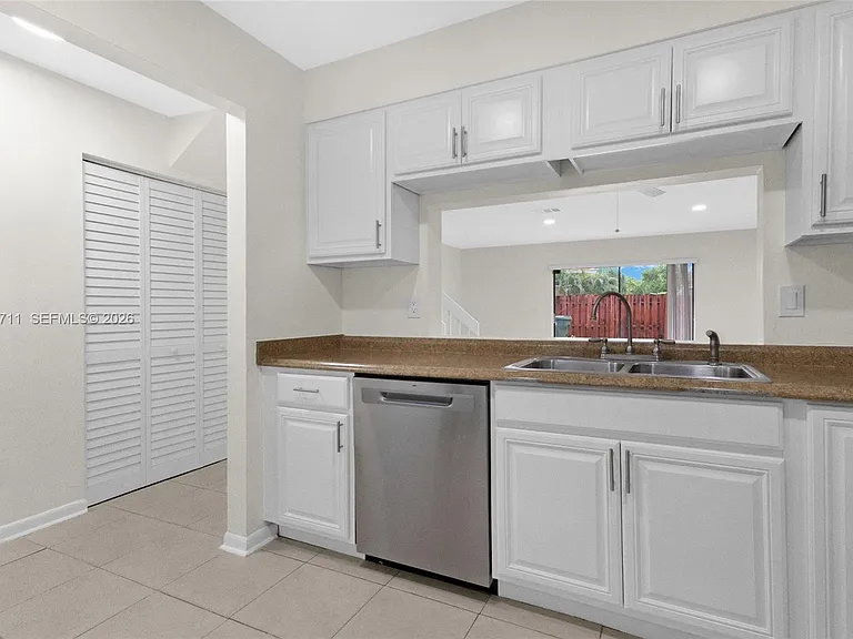 741 NW 105th Ter #TOWNHOUSE — Photo 2