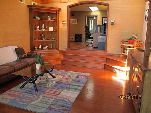 5th image of 1807 Woodledge Dr