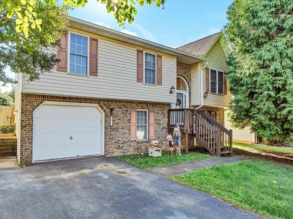 4743 W Vale Rd NE, Roanoke, VA 24019