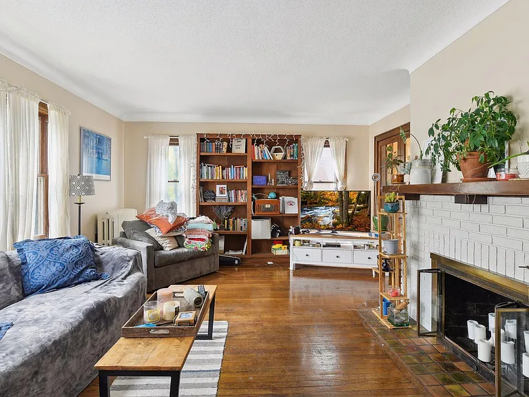 1936 Fremont Ave S #1 — Photo 13