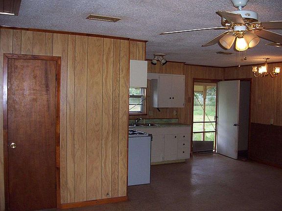 3rd image of 908 County Road 128
