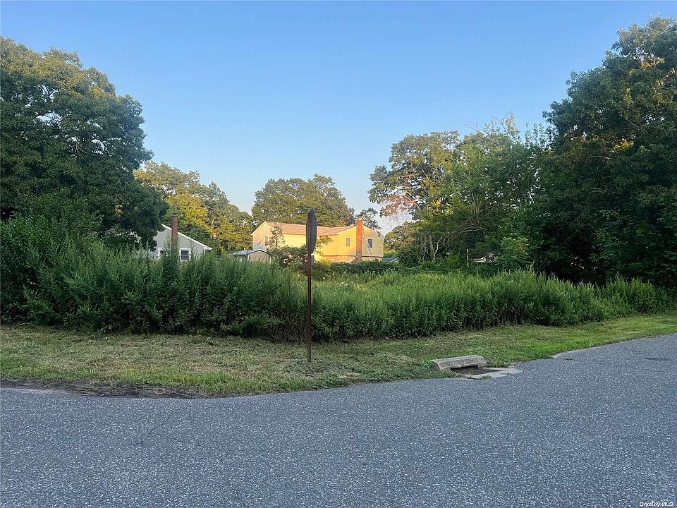 1st image of 33 Ashwood Drive