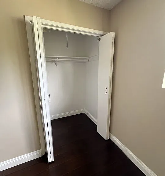 6233 Clybourn Ave — Photo 12