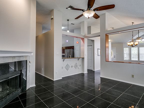 2nd image of 908 Gordon Oaks Dr