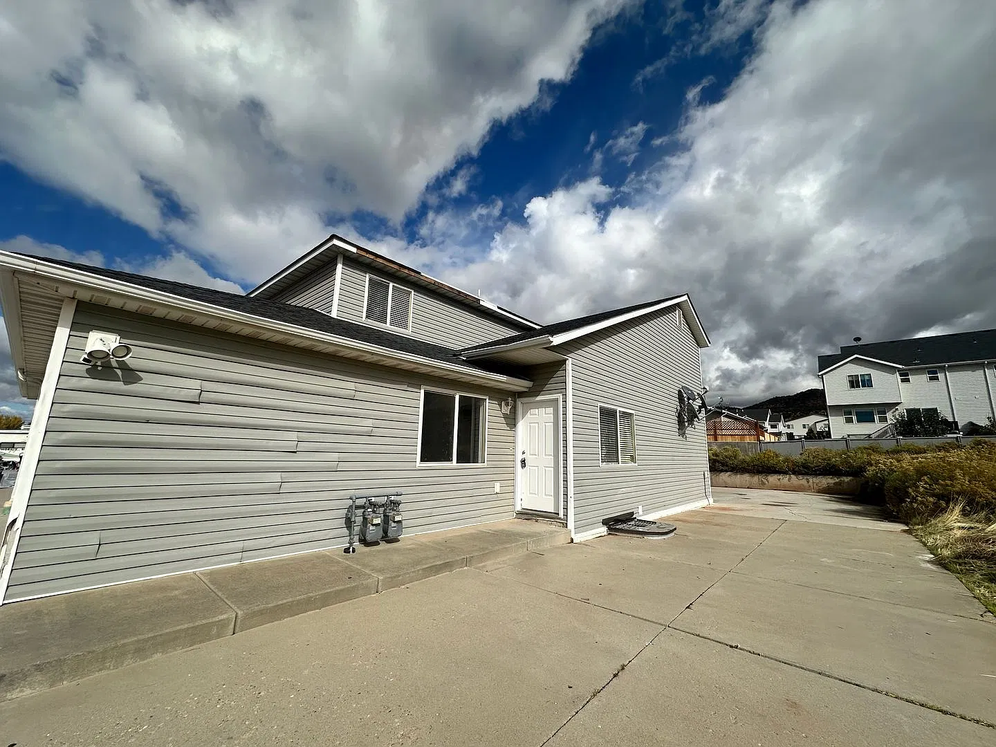 Move-in Discount!! 7 bedroom, 3 bathroom twin home — Photo 4