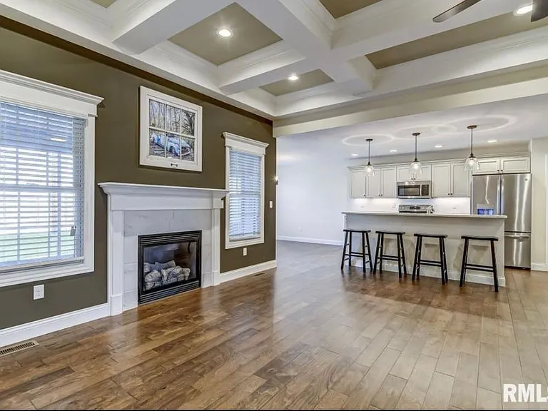 1811 Spartan Dr — Photo 3