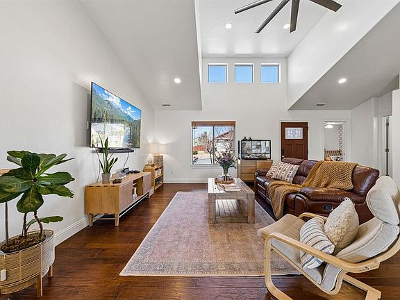 5th image of 516 Hickory Ridge