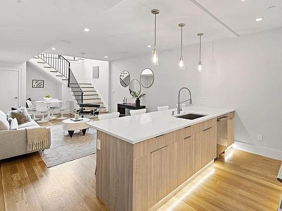 3rd image of 532-534 E 3rd St #1