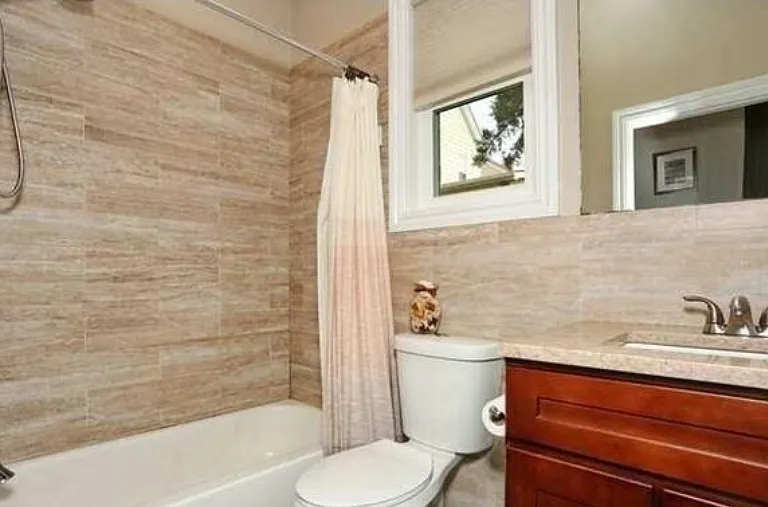 427 Monroe St — Photo 5