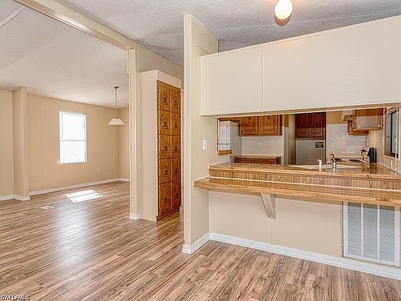 2nd image of 240 Grosbeak Ln #240