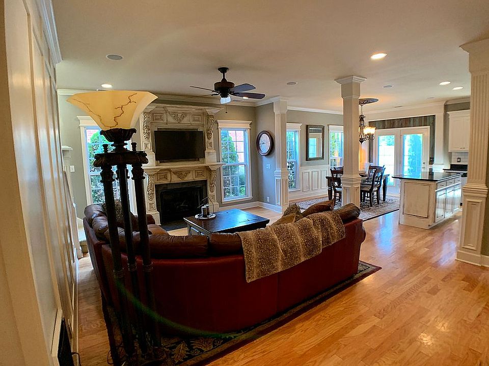 1st image of 2743 Waywood Dr