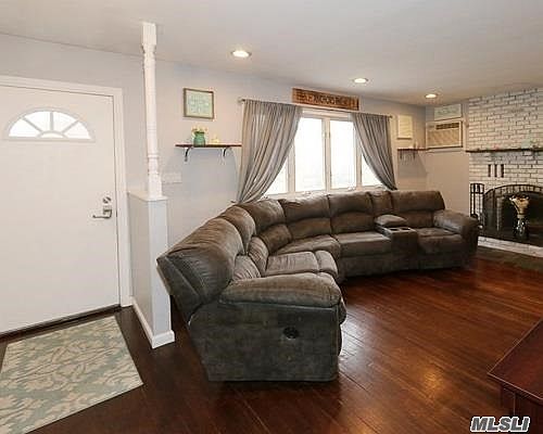 3rd image of 333 Hyman Ave
