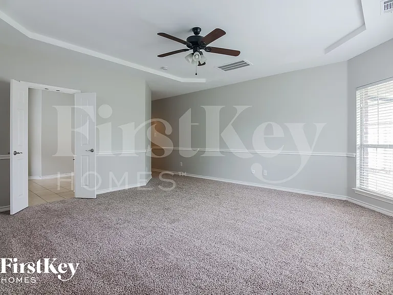 611 Dover Heights Trl — Photo 8