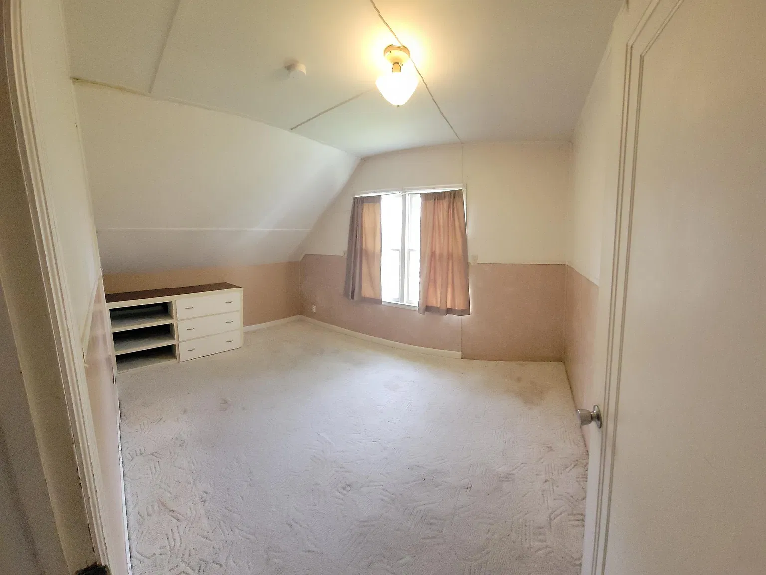 4 bed, $1,800 — Photo 4