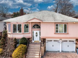 1020 141st St, Whitestone, NY 11357
