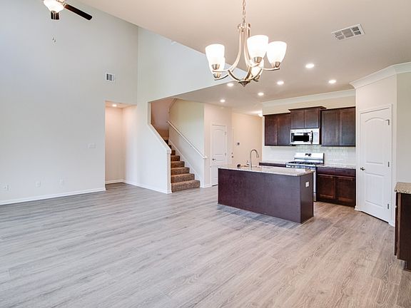 3rd image of 1648 Reserve Dr