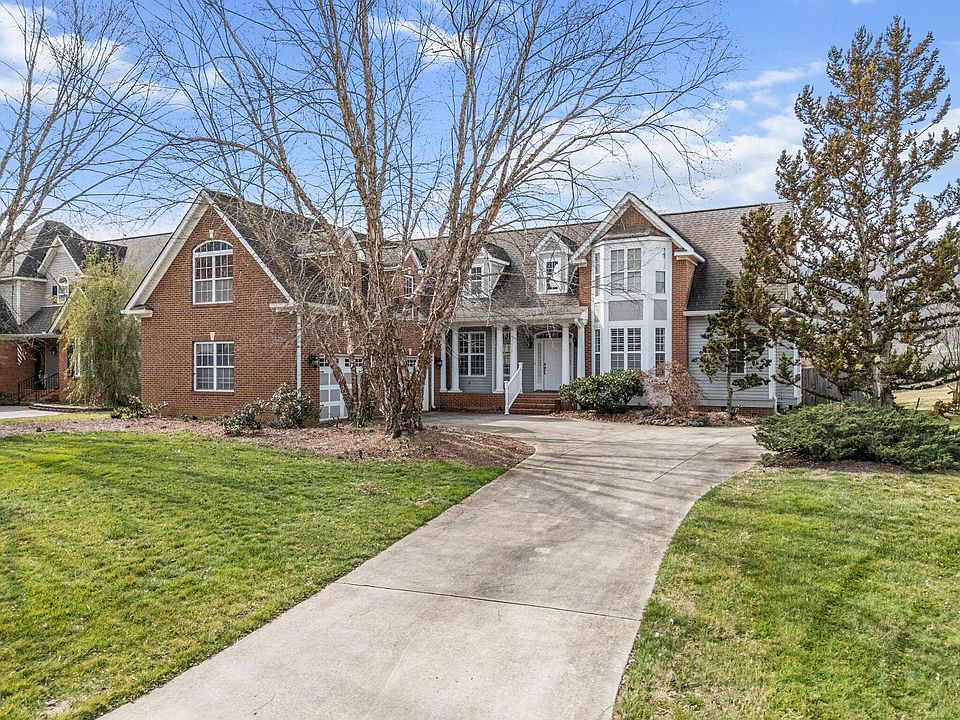 1st image of 292 Horse Creek Dr