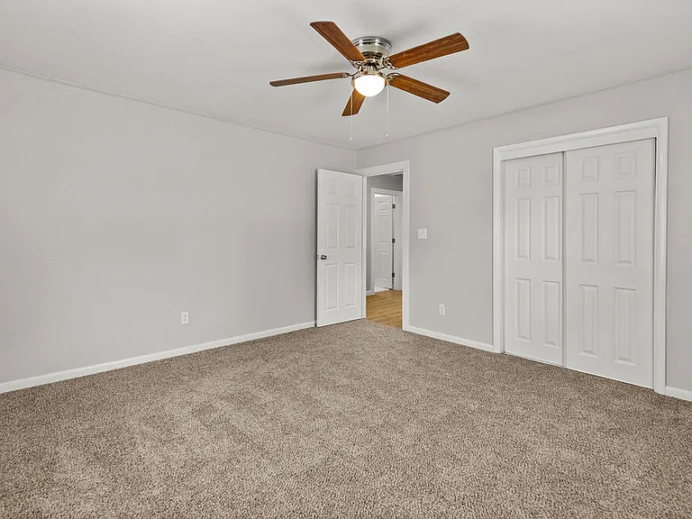 2300 W Holly St — Photo 16