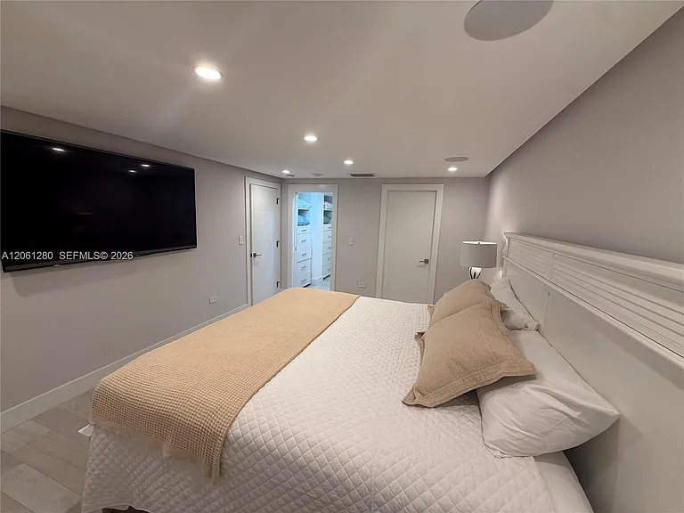 5555 Collins Ave #12C — Photo 18